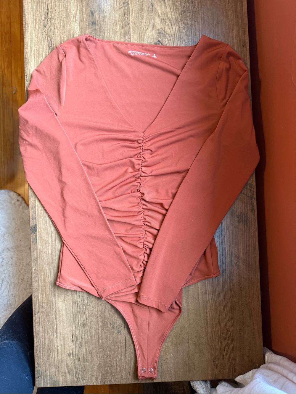 Abercrombie & Fitch Rusty Rose Ruched V-Neck Long Sleeve Bodysuit